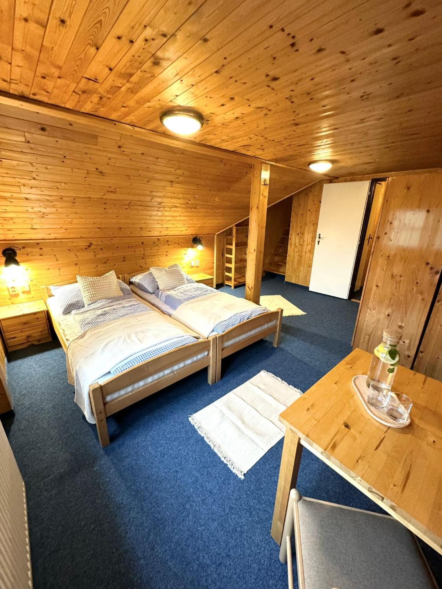 Bila Labut Horsky Hotylek Hotel Pec pod Snezkou Ruang foto