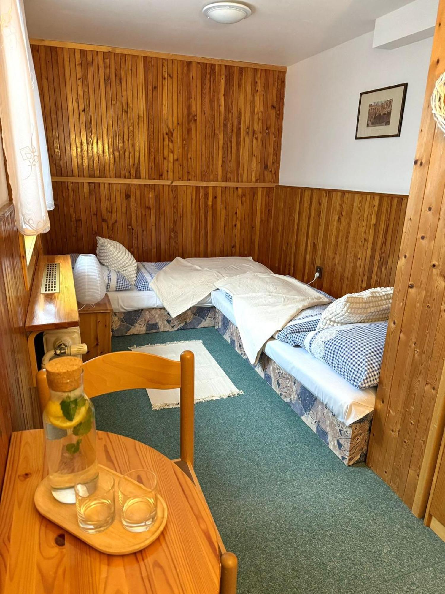 Bila Labut Horsky Hotylek Hotel Pec pod Snezkou Ruang foto