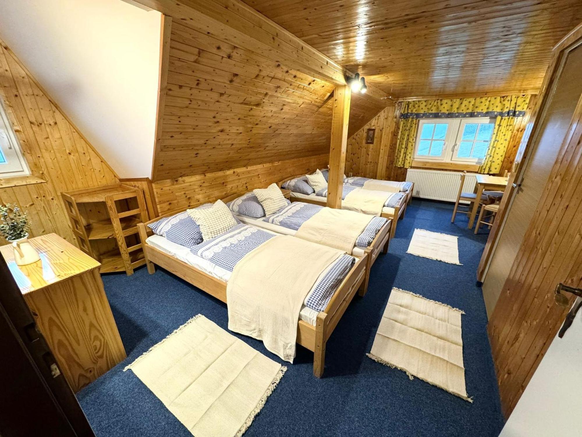 Bila Labut Horsky Hotylek Hotel Pec pod Snezkou Ruang foto
